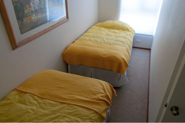 Трета спалня 
(02 души)(1.90 x 1.10 Cms) 