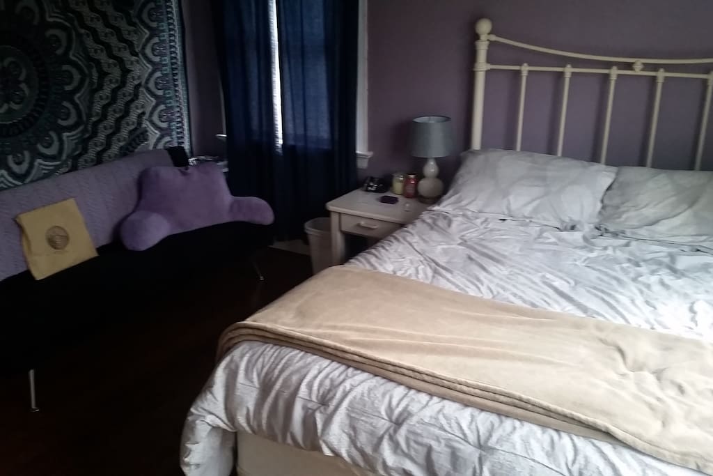 Bedroom #2. Queen sized bed and futon.