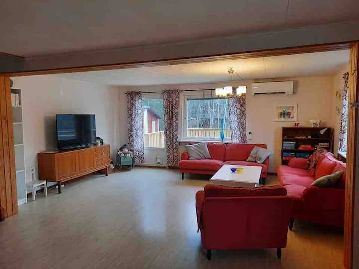 Amplia sala de estar 