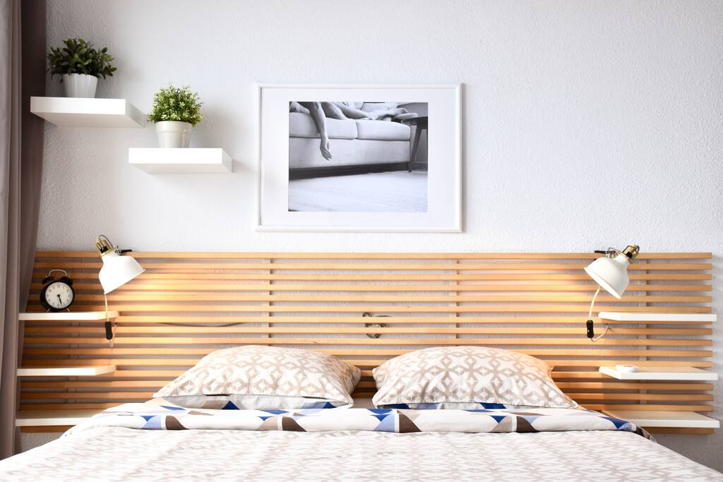 Kingsize bed/ Уютная двухспальная кровать.
