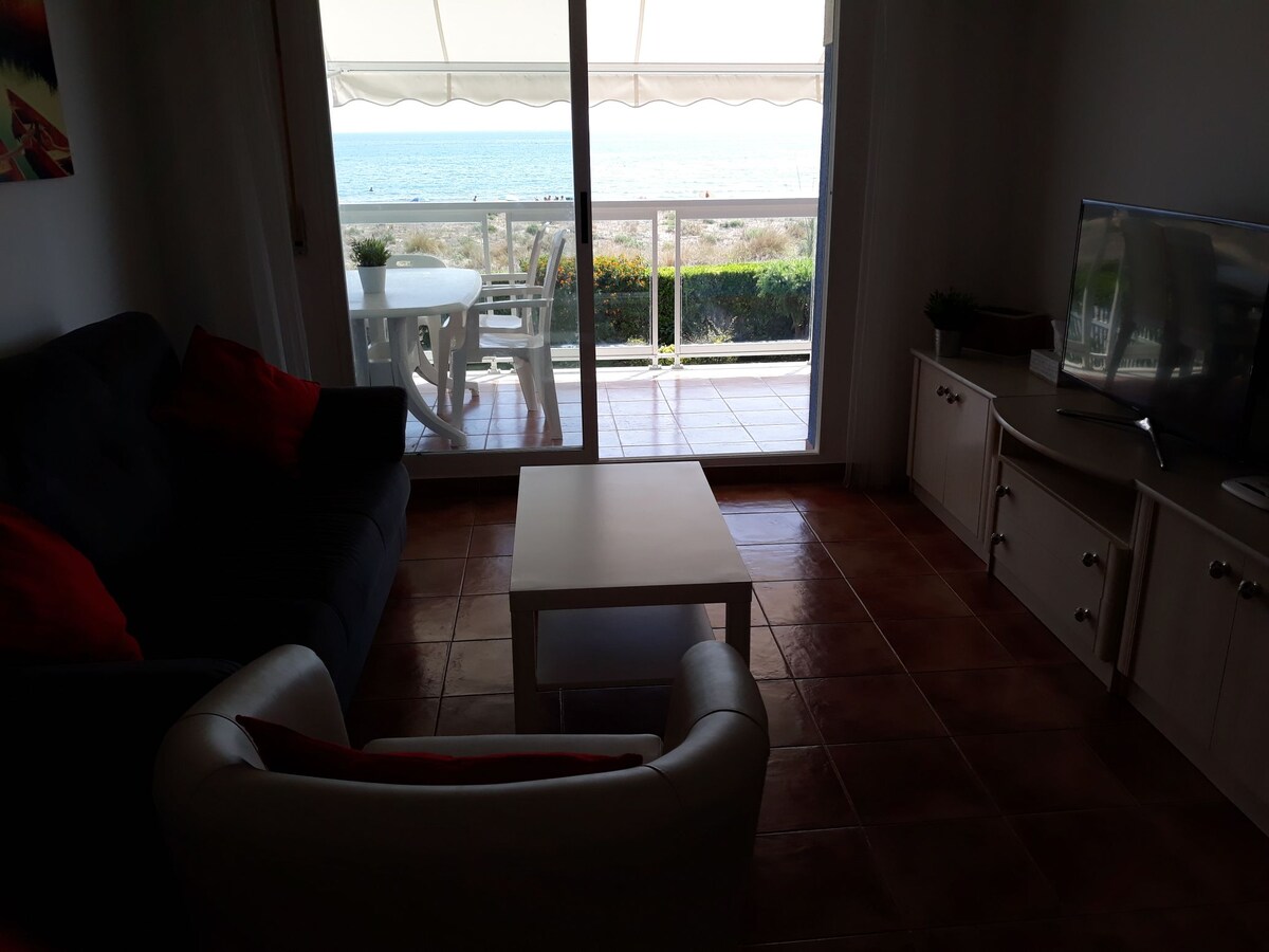 Airbnb performant: First line with terrace 3 bedrooms à Xeraco