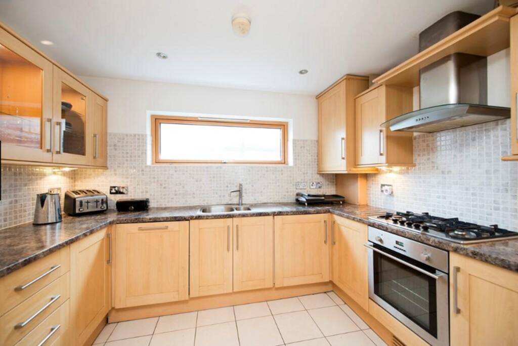 Well light kitchen fully equiped
