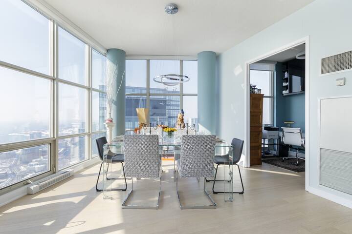 Windows Galore in Modern Apartment near Waterfront gallery image 3