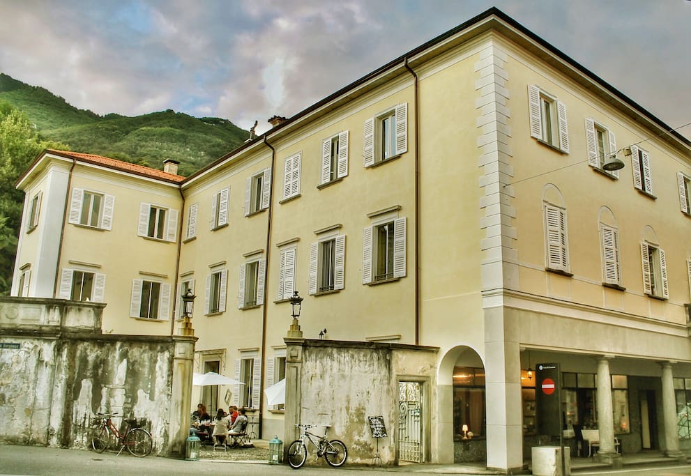 Casa Borgo, a beautiful 16th century house showcasing original frescos, stuccos and antiquities from the period