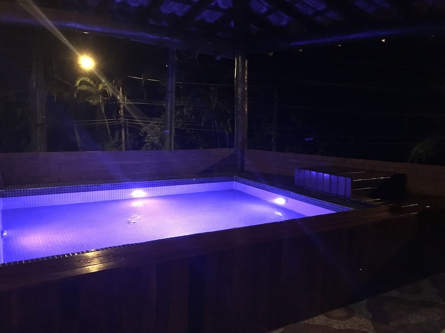 Noite na piscina