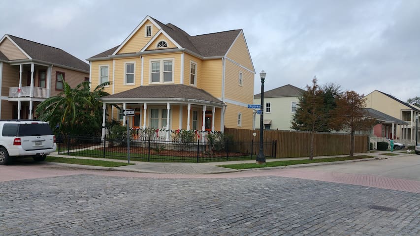 The Sunshine House – 25-NSTR-00753