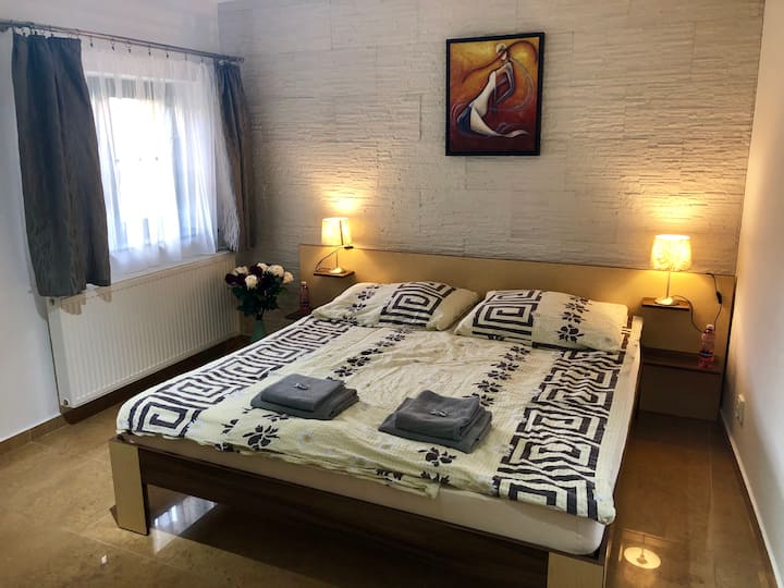 снять отдельный. деревня лопотово лада холидей. три медведя база отдыха в адыгее. дом для турбазы. турбаза чайка на байкале.