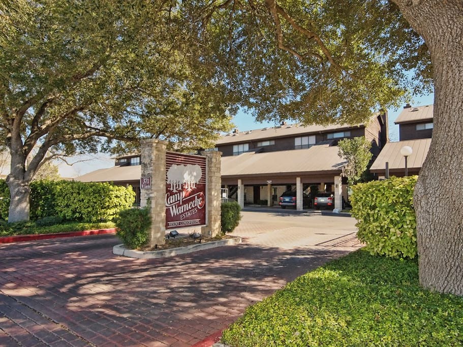 Camp Warnecke - B208-Entrance