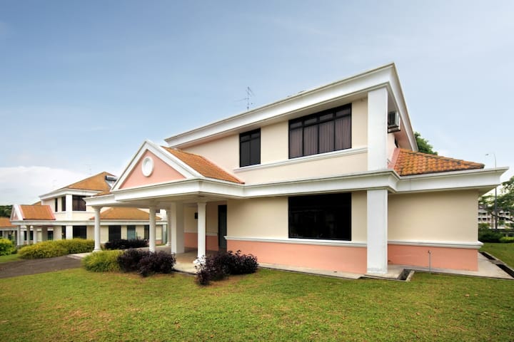 Tanjong Puteri Golf Resort Bungalows For Rent In Pasir Gudang Johor Malaysia