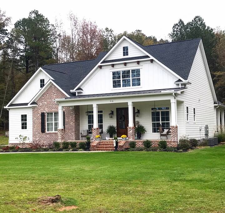 ⛳️ ***MASTERS RENTAL*** ⛳️ Farmhouse on the hill! Houses for Rent in