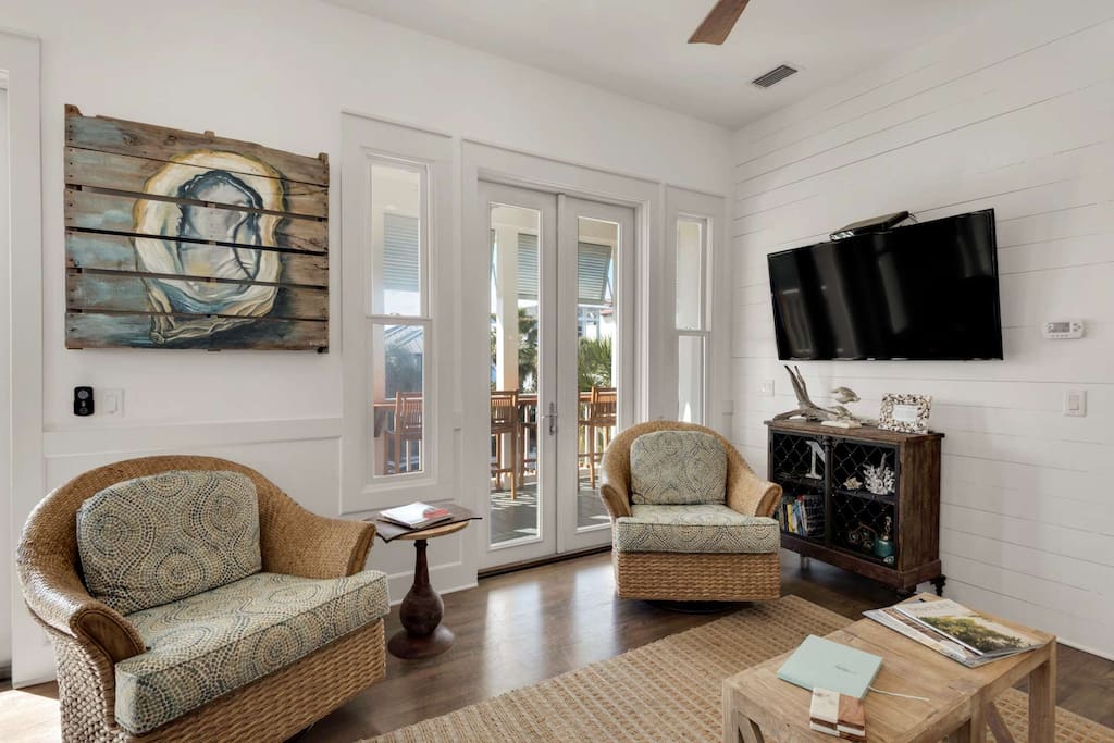 Ground floor living rooms with beautiful interior decor