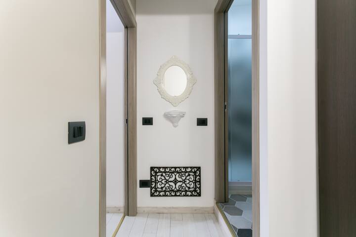 WHITE Apartment gallery image 5