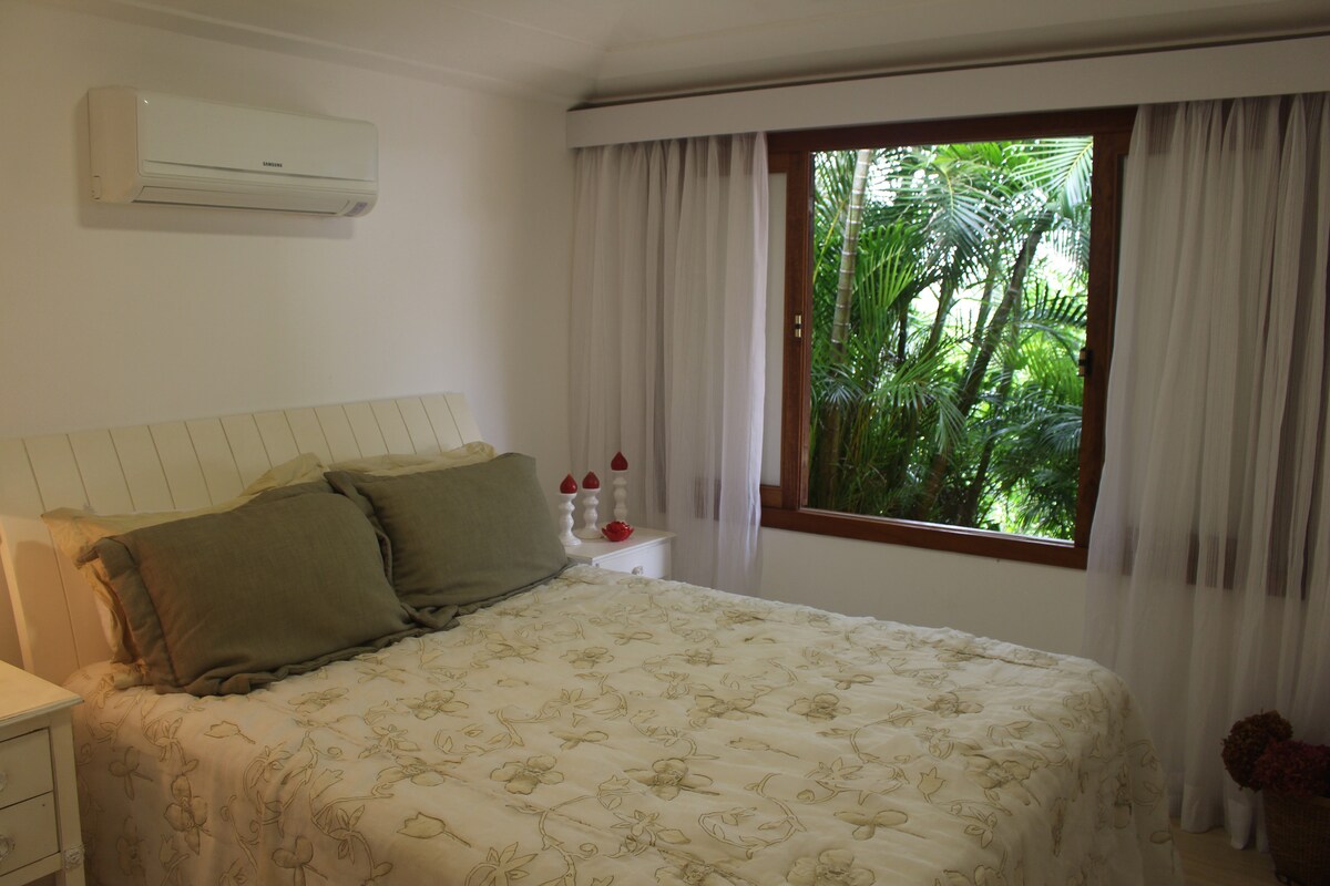 Dhoma 1- Kati përdhes