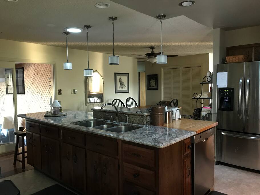 Kitchen/Dining Room