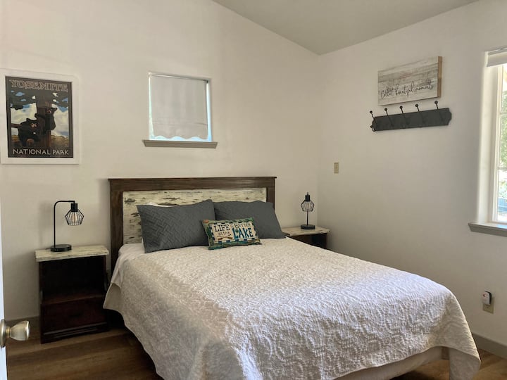Bedroom #2 
Forest Bliss Room-is located next to the 1st floor Master Bedroom and has a roomy romantic feel. This room includes a Smart TV (NetFlix, Amazon, Etc).