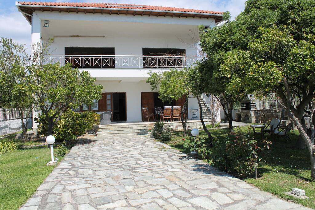 600 sq meters garden, and 40 sqm veranda