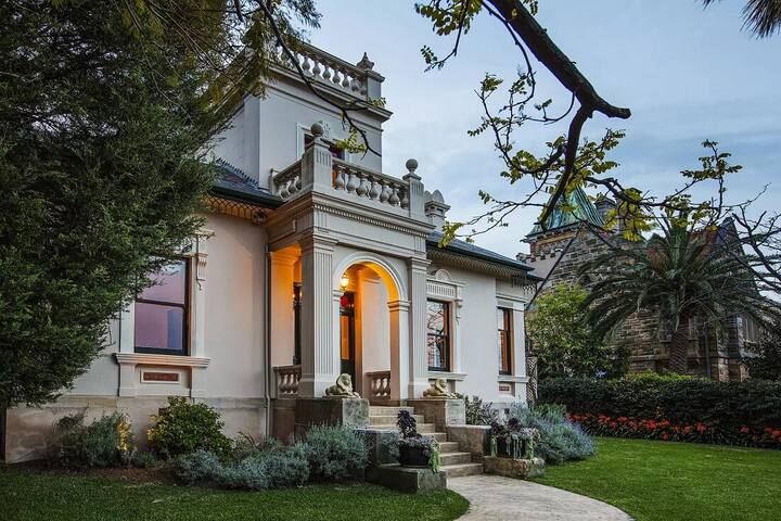 Grand Annandale Home with Iconic Sydney Views