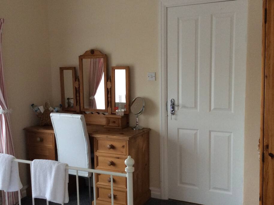 Lockable bedroom door.