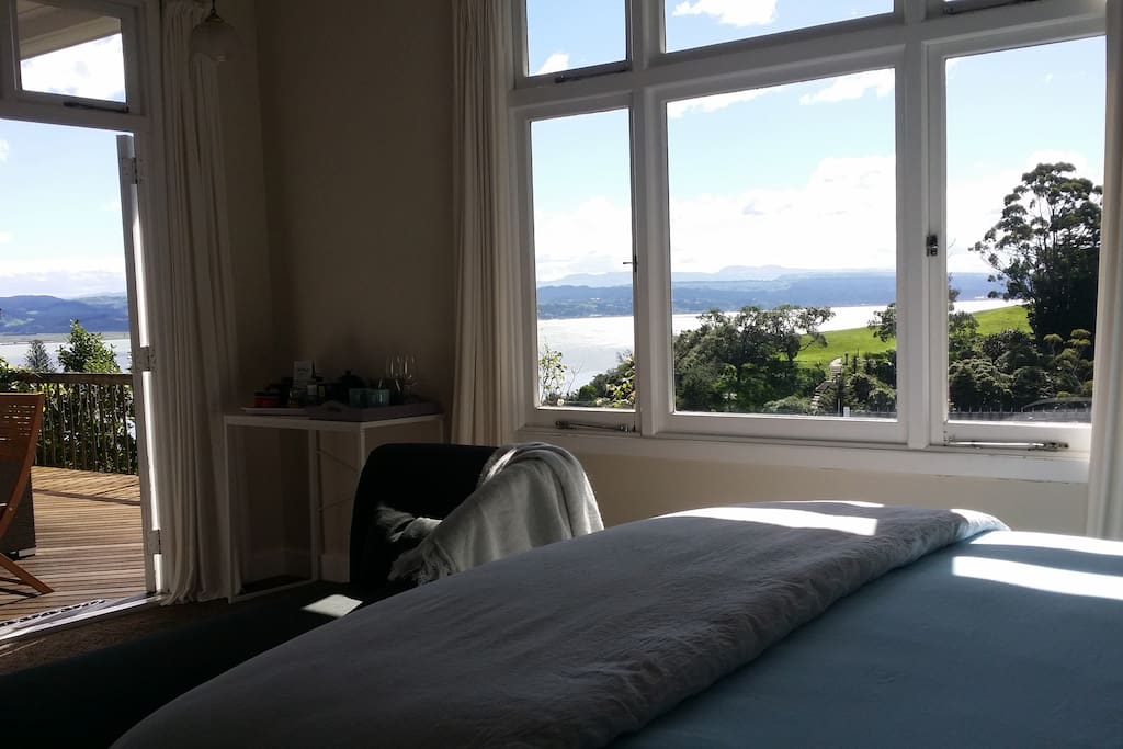 A view of the sea and ranges from bed