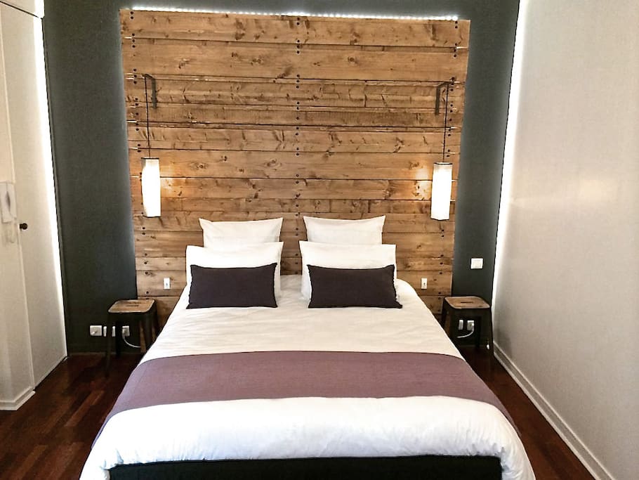 SLEEPING AREA