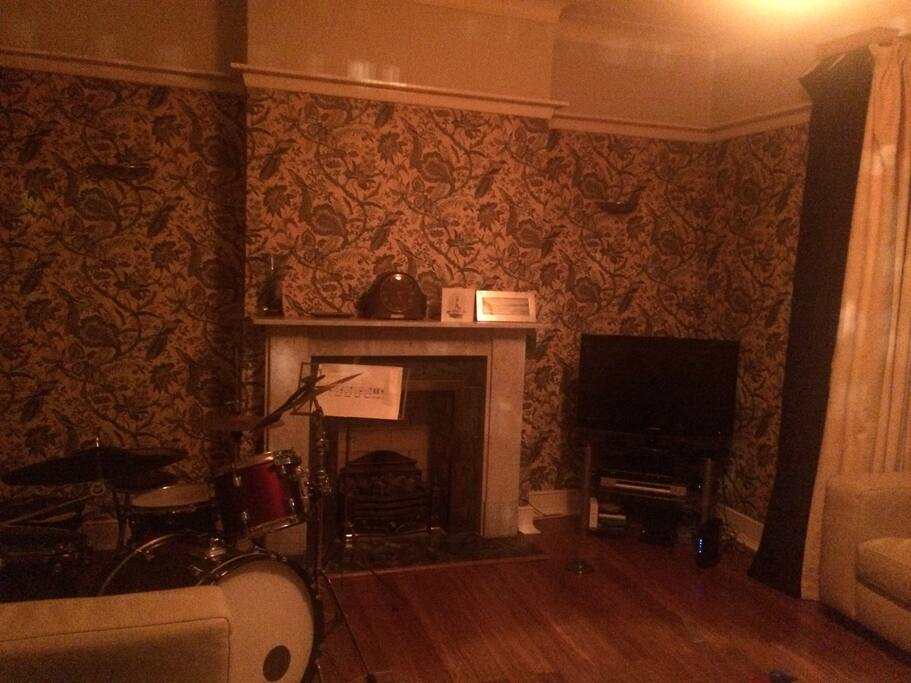 Reception/music room