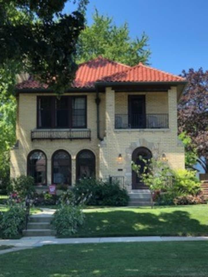 Large cream city brick, craftsman style flat