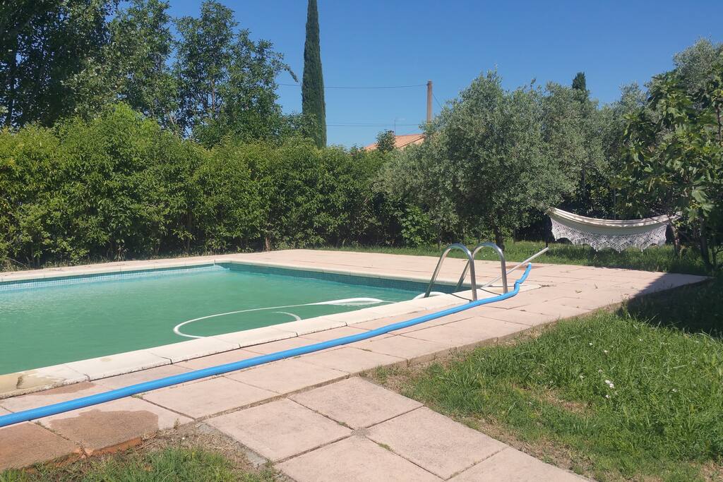 Accès à une grande piscine