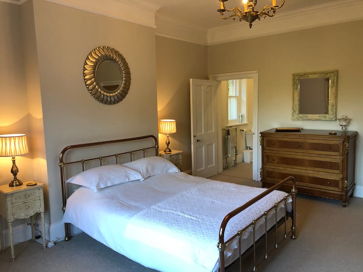 En suite Double Bedroom