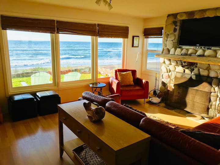 Neskowin Oceanfront Chelan Condo 1 Condominiums for Rent in