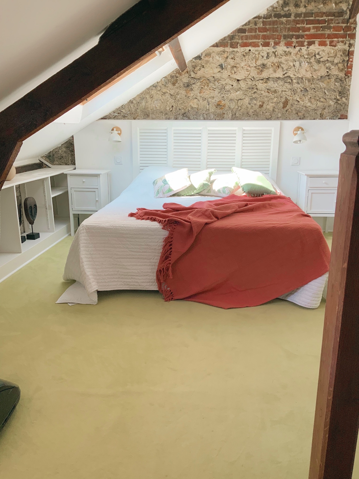 Chumba cha Watu Watatu 