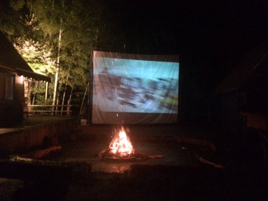 焚き火と映画