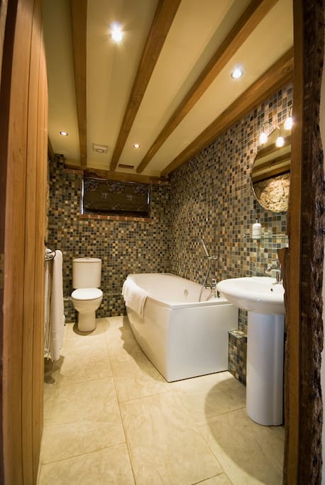 Russet Bathroom