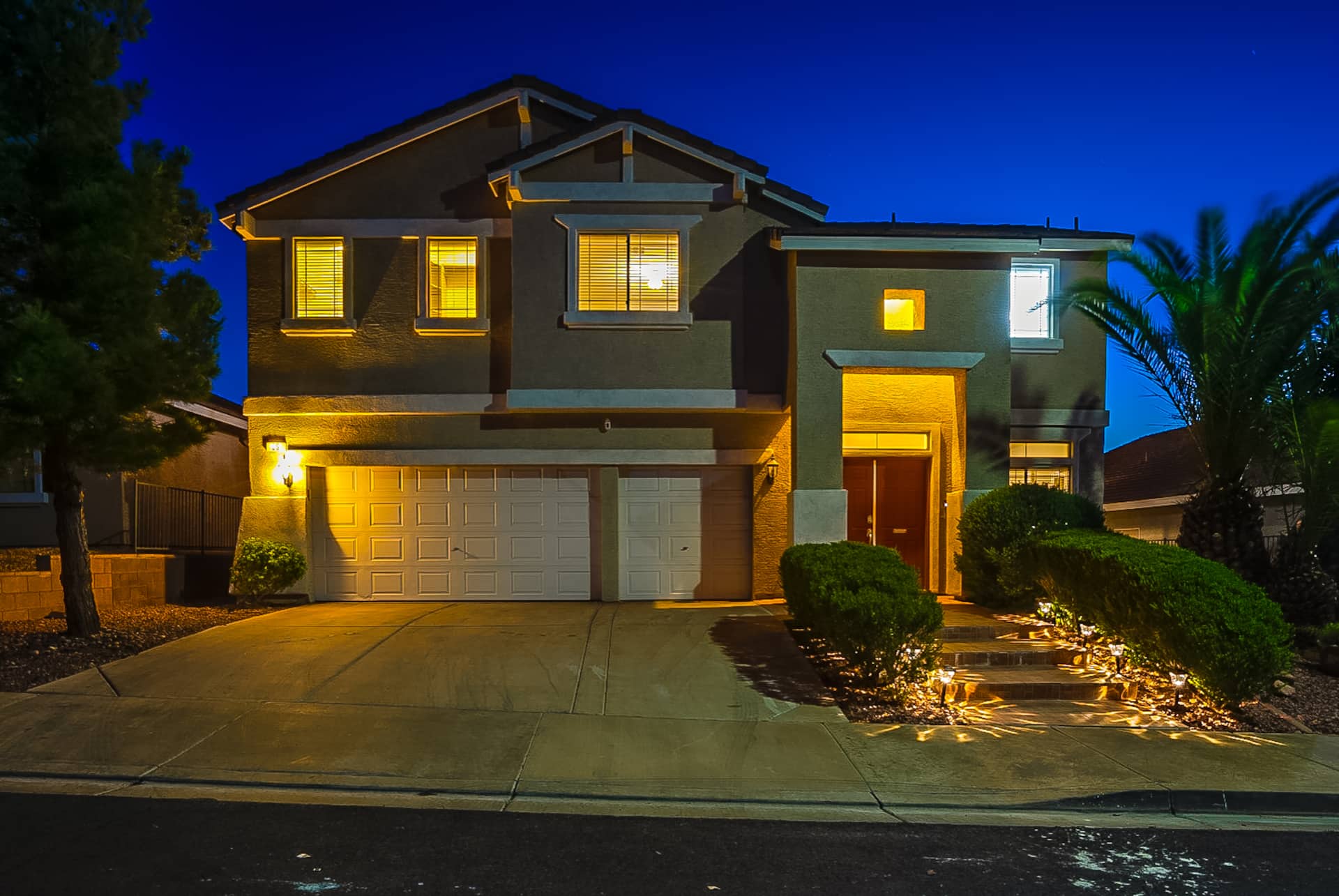 Vacation Ready 4 Bed/3 Bath with a Heated Pool & Spa — photo 4