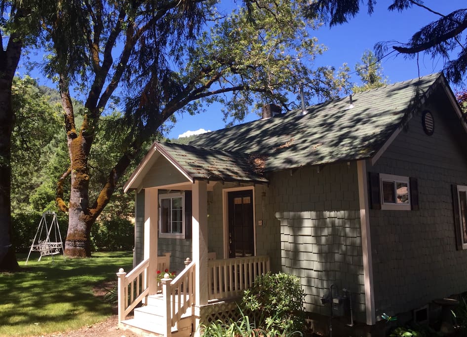 The perfect setting for the perfect cottage.