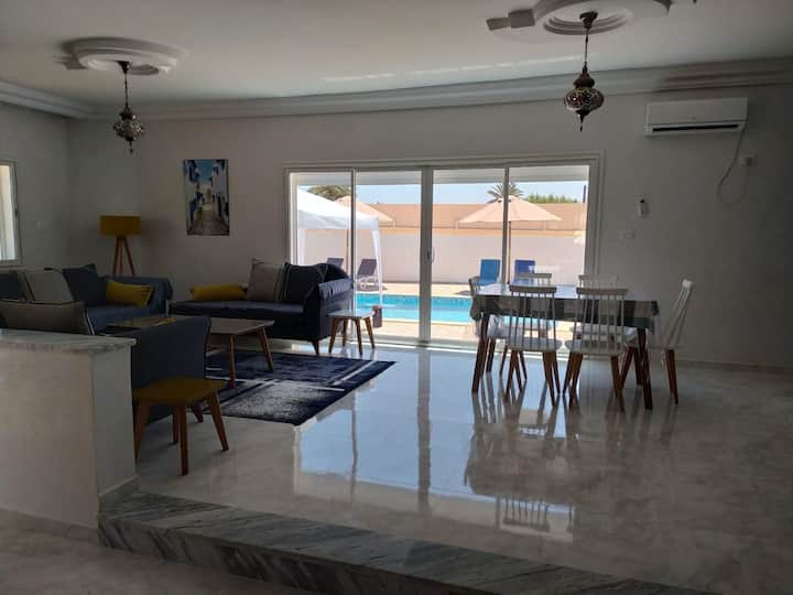 Magnifique Villa Privée Avec Piscine, Vue Sur Mer. - Dzserba