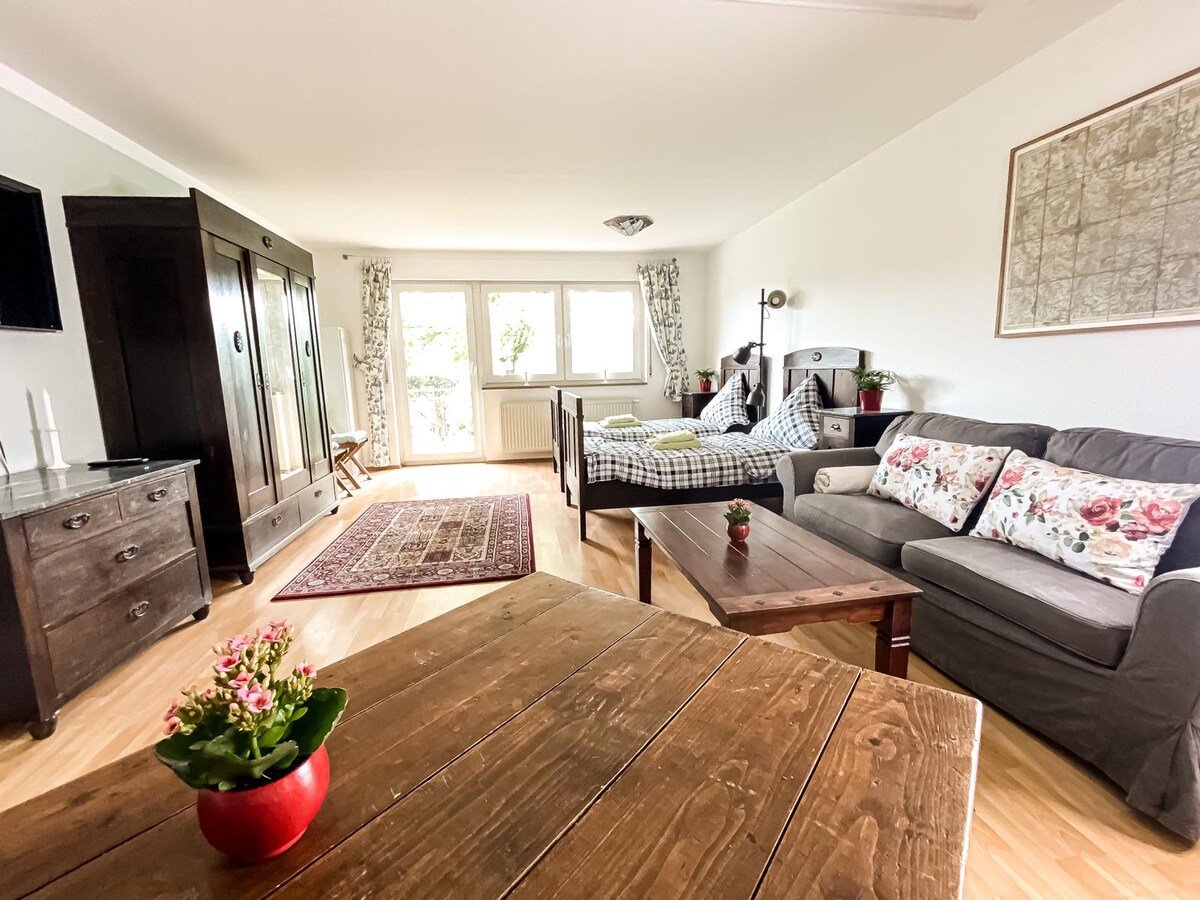 Erfolgreiche Airbnb-Immobilie: Apartment near Auensee with private parking in Möckern