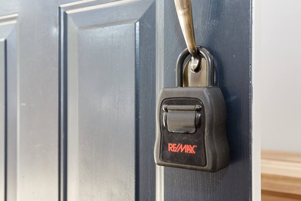 Lock box for easy access