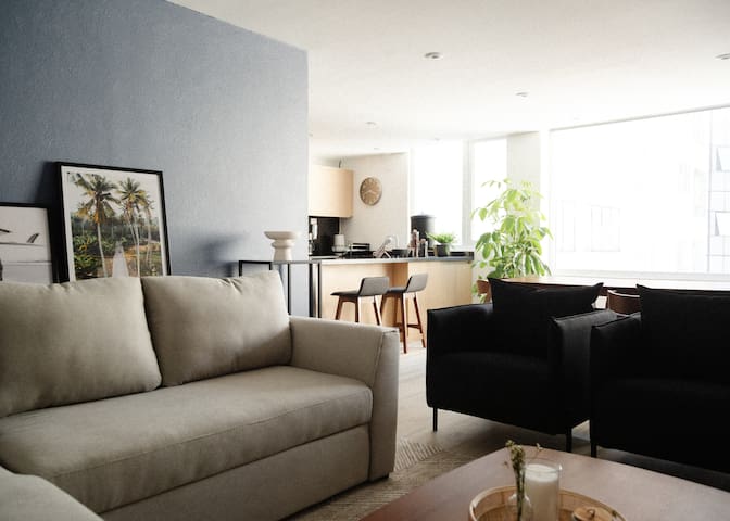 Just the Right One | Next to Ritz Carlton