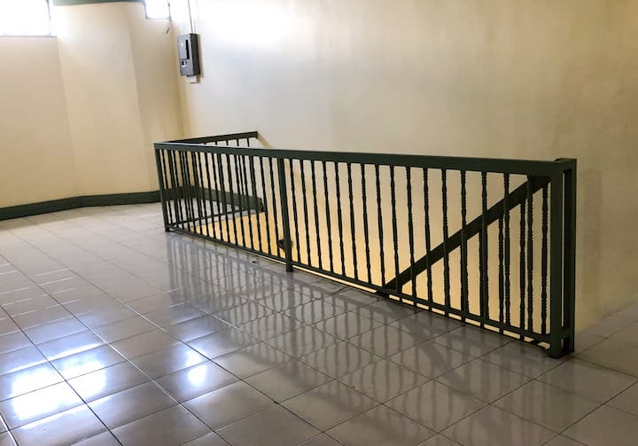 Whole House. 6BR, 6BH, 12 BED. Close to town - Houses for Rent in 