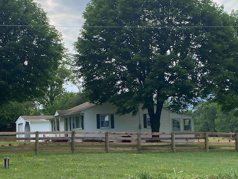 Country View Cottage-A home away from home!