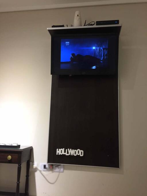 Tv con cable "Cablevisión Flow Box HD" y canales Premium + Wifi Fibertel 12 megas