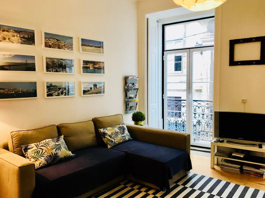 Living room (with sofa bed)