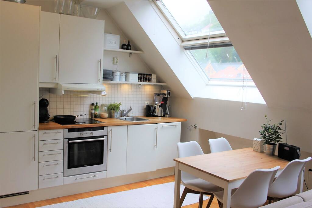 Kitchen with all you need to cook meals.