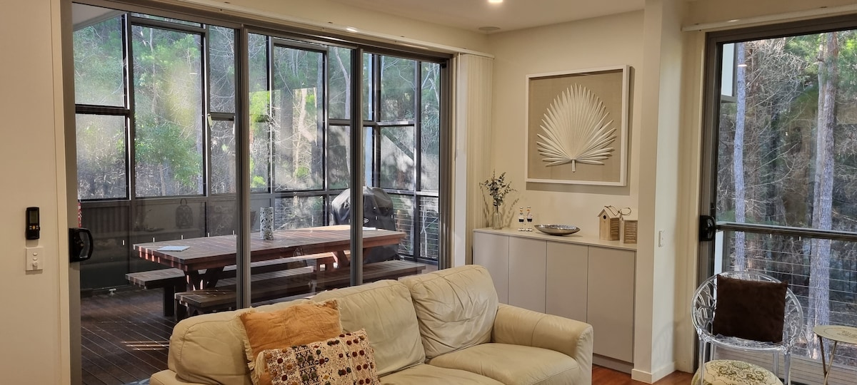 Popular Airbnb listing: NOOSA NORTH SHORE - 2 LITTLE DUCKS in Noosa Shire