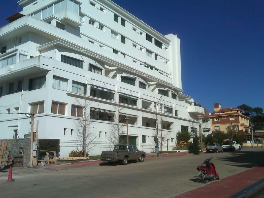 EDIFICIO EMBLEMATICO