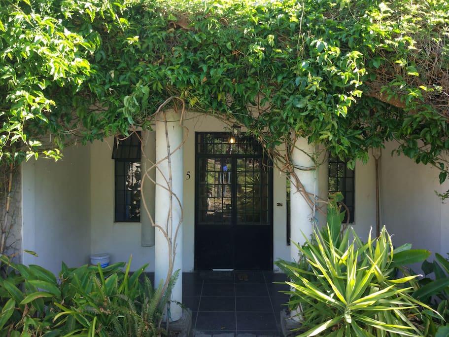 Entrance Lakeview Apartment