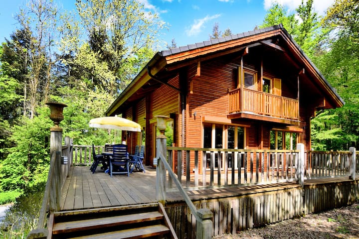 Schönes Chalet mit Sauna nahe am Wald in Durbuy