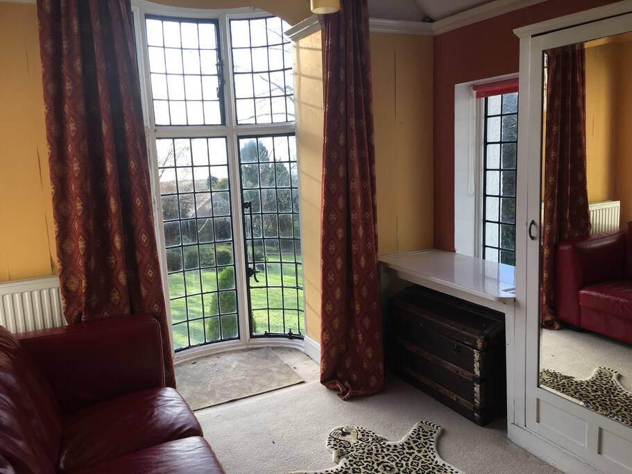 South facing / double ,Large family room with views over the river Tay