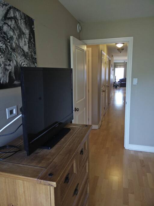 Entrance + TV