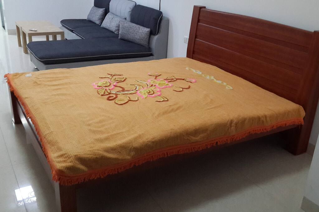 卧室大床